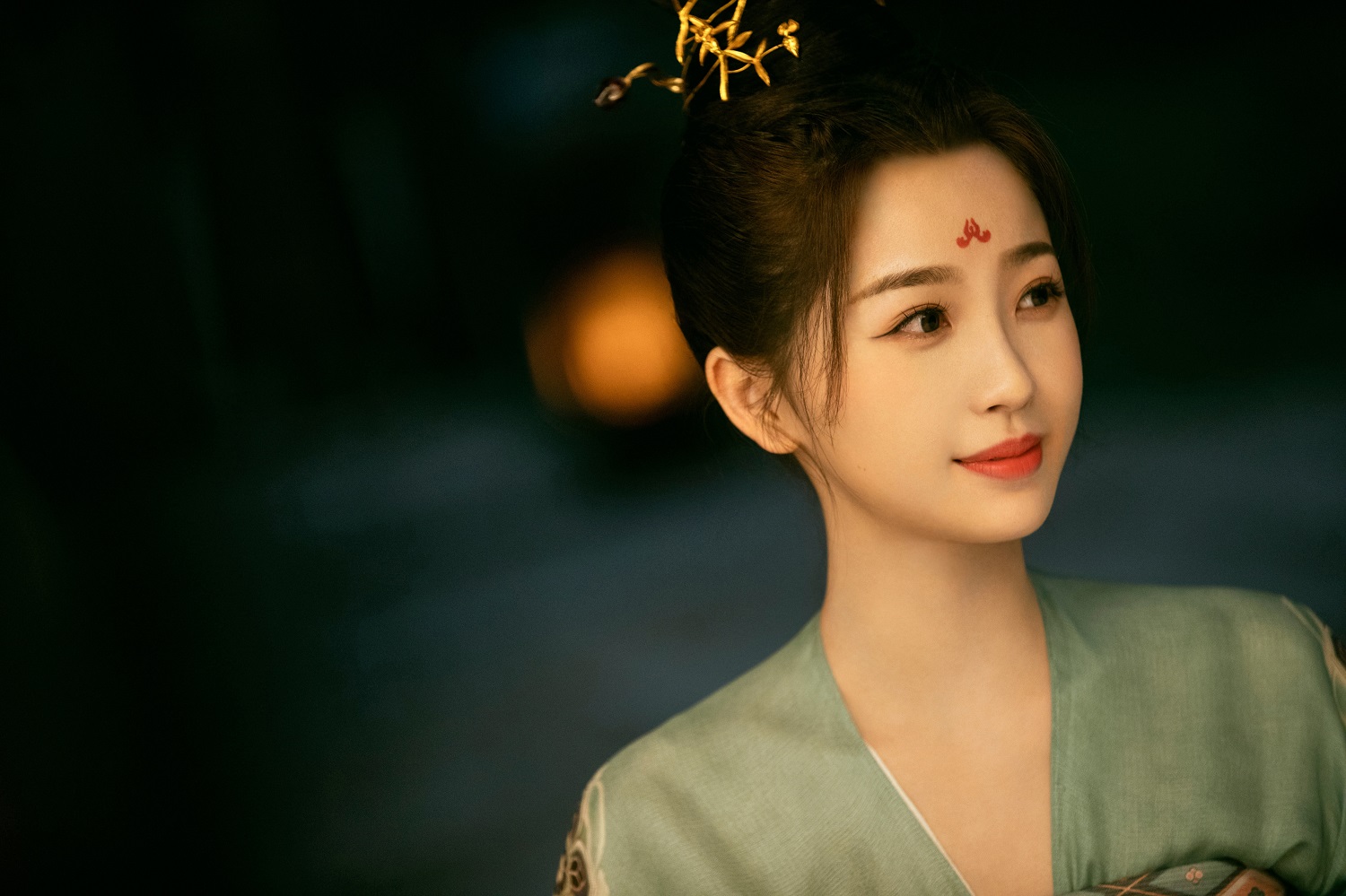 虞书欣苍兰诀正热播多款造型引发讨论