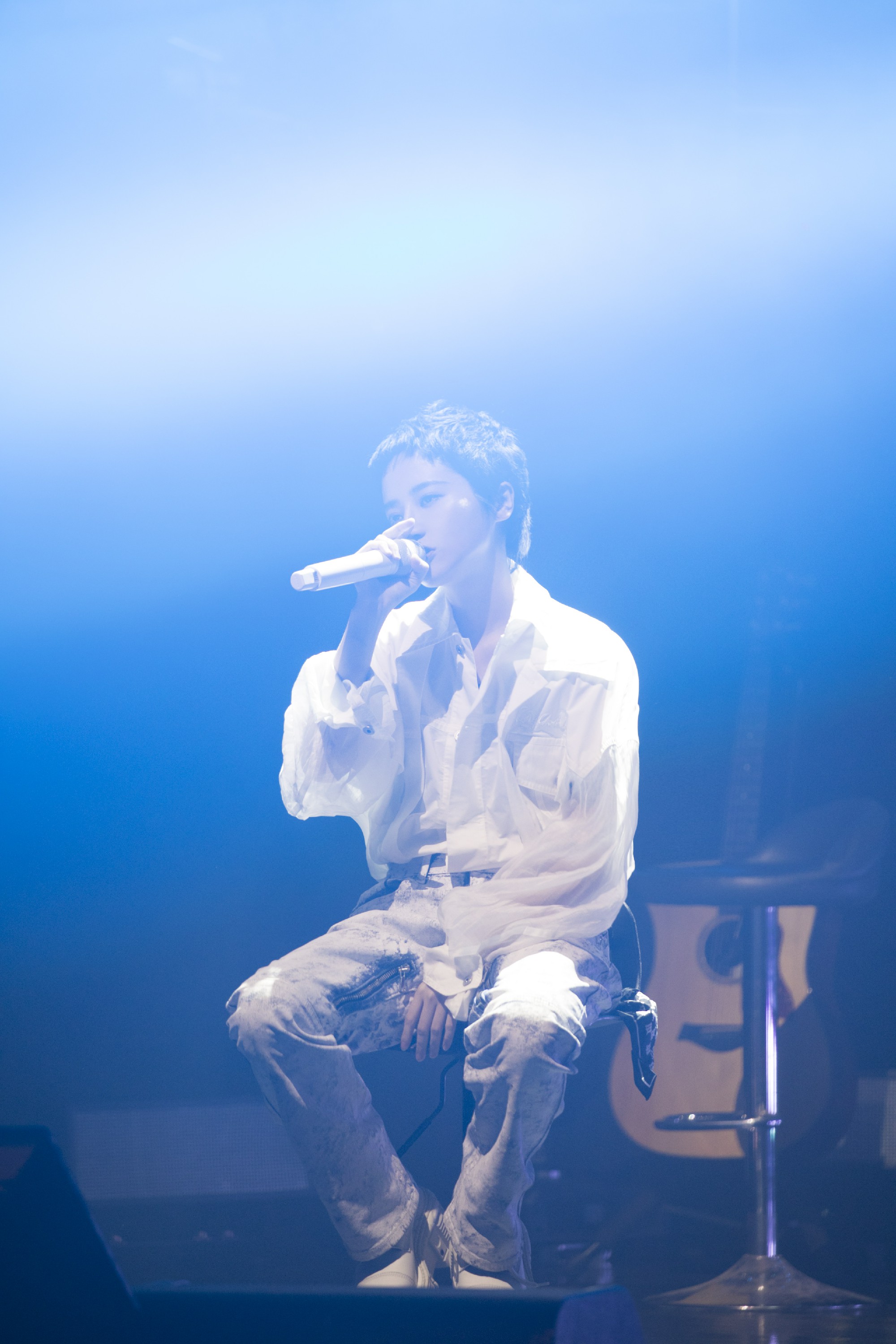 蒋一侨新歌疯闹七夕上线个性发声诠释创作闺蜜之歌