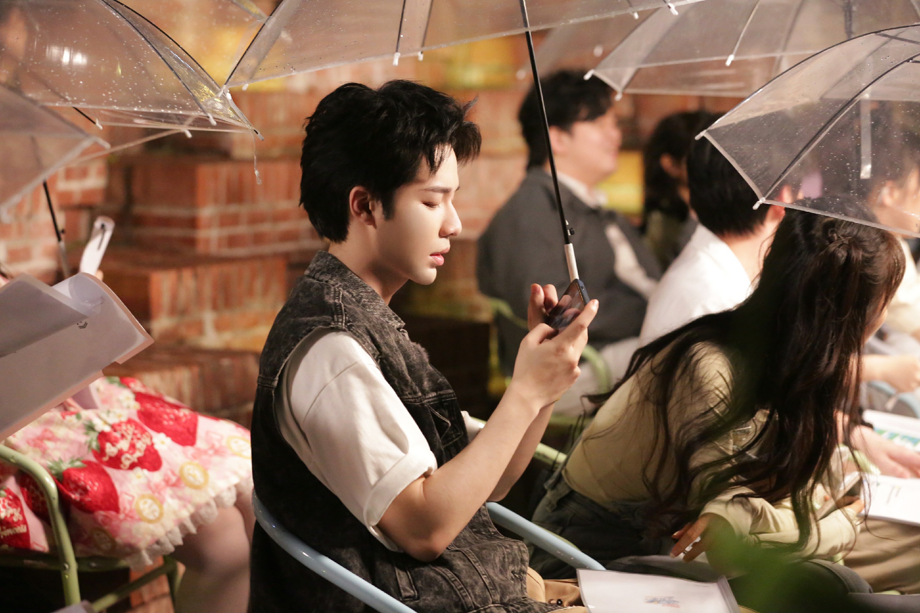 作品中空明真人一角的配音人员迟迟未定,尽管苍老的声线并不是李岱昆