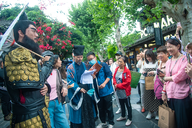 去南充lang起来南充文旅在蓉推介网红元素引游客追捧