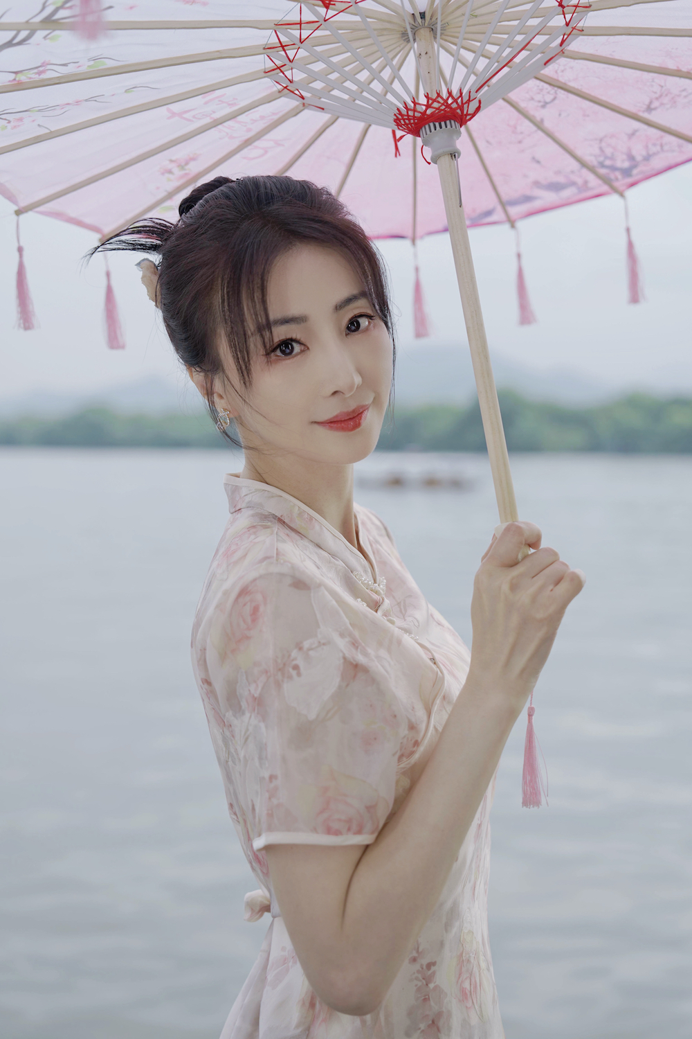 演员林静系列新中式大片曝光多维展现古典东方美