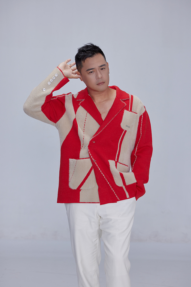 窦智孔新歌影帝引热议mv一人分饰七角